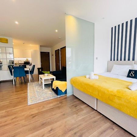 Park Street Apartment Luton By Hostaguest Kültér fotó