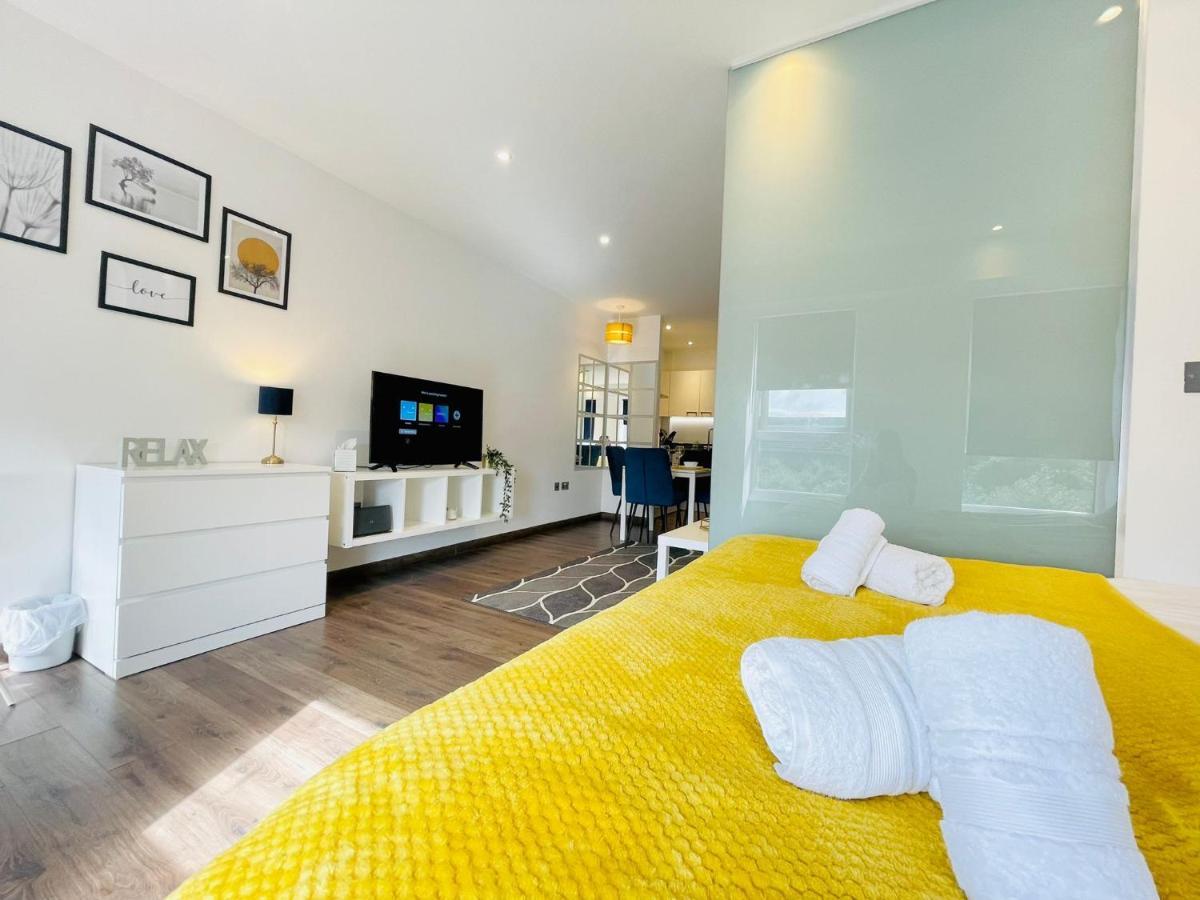 Park Street Apartment Luton By Hostaguest Kültér fotó
