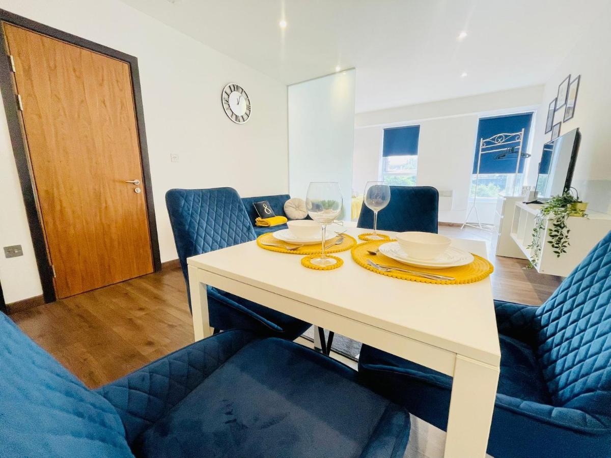 Park Street Apartment Luton By Hostaguest Kültér fotó