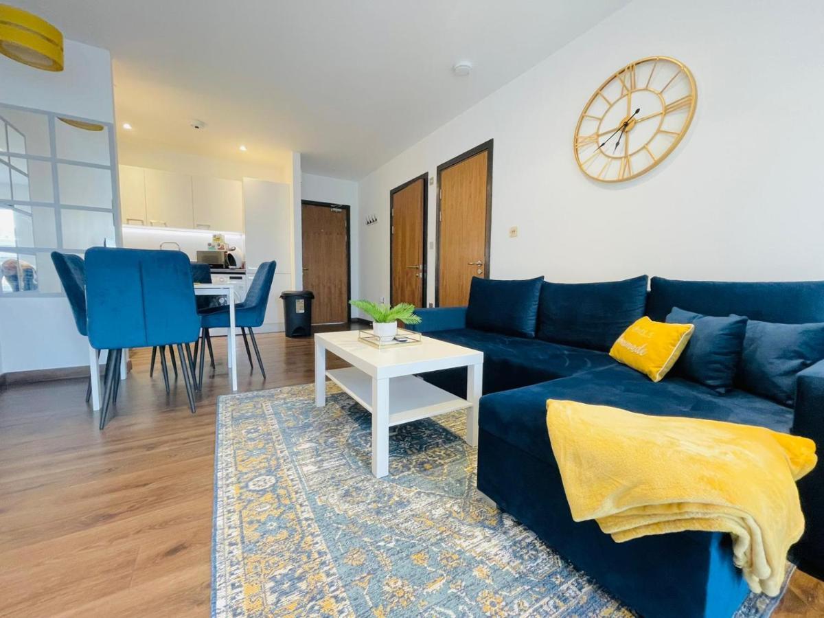 Park Street Apartment Luton By Hostaguest Kültér fotó